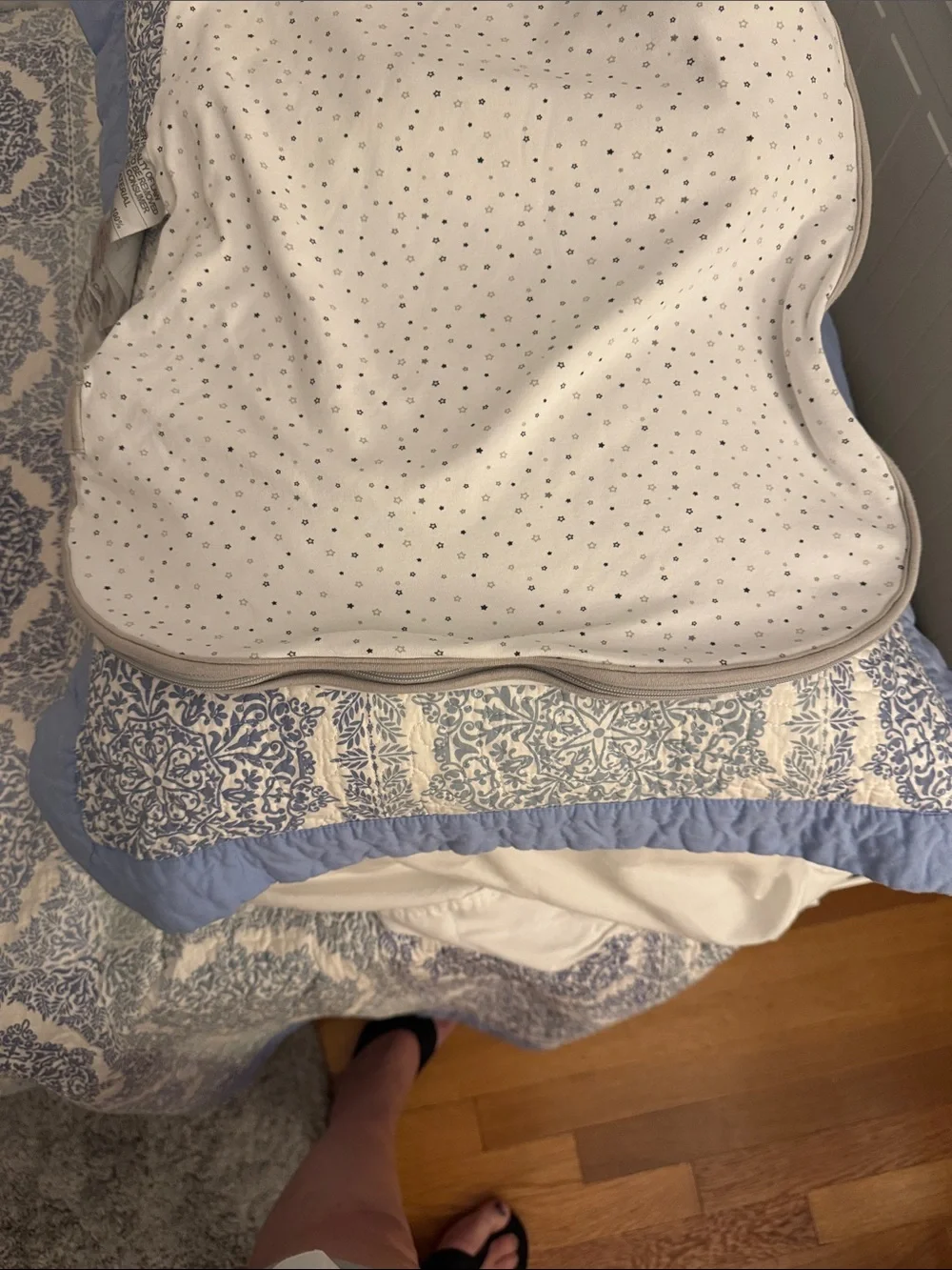 Nested Bean Light Gray and Cream Star Print Sleep Sack